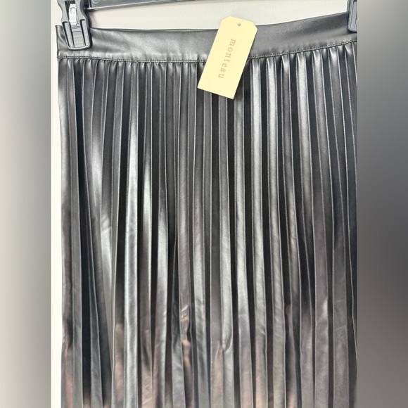 NEW Pleated Faux Leather Midi Skirt - Black - Picture 2 of 2